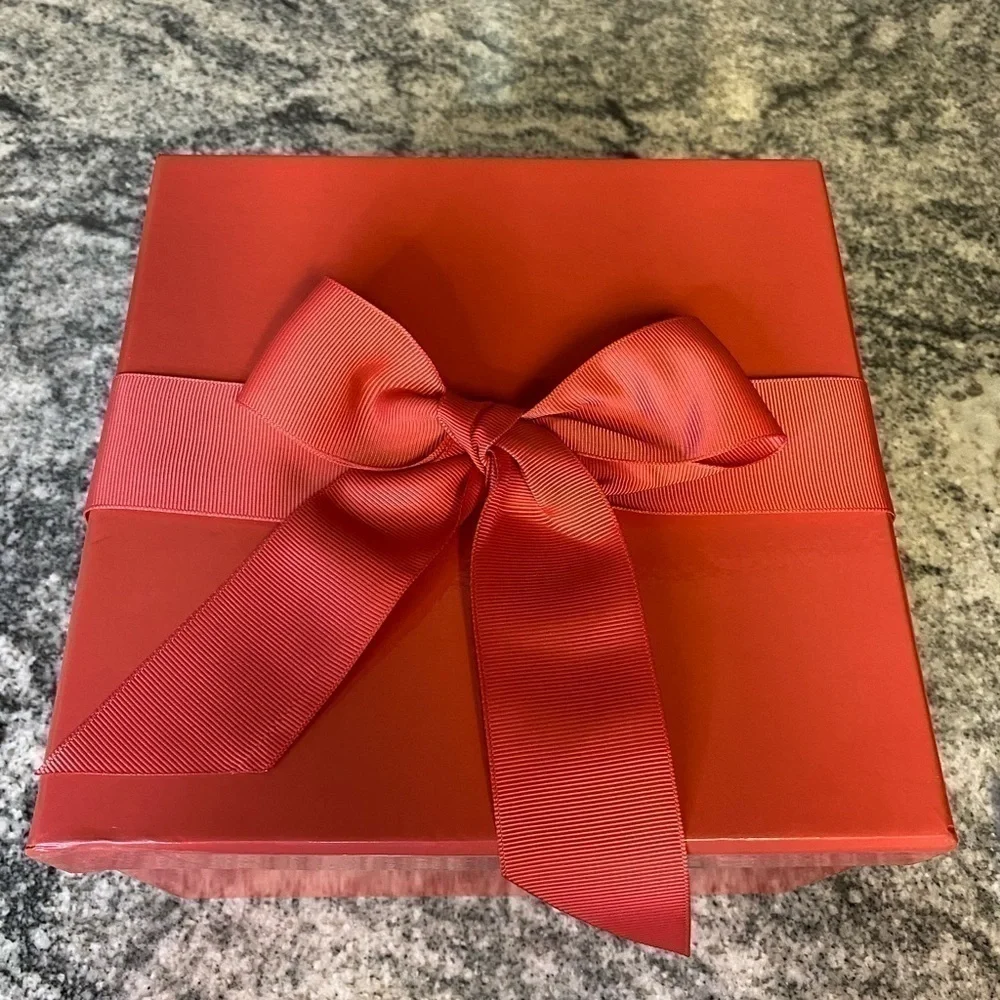* Gift Box Salmon color Keepsake-Gift-Bowed Cover Box